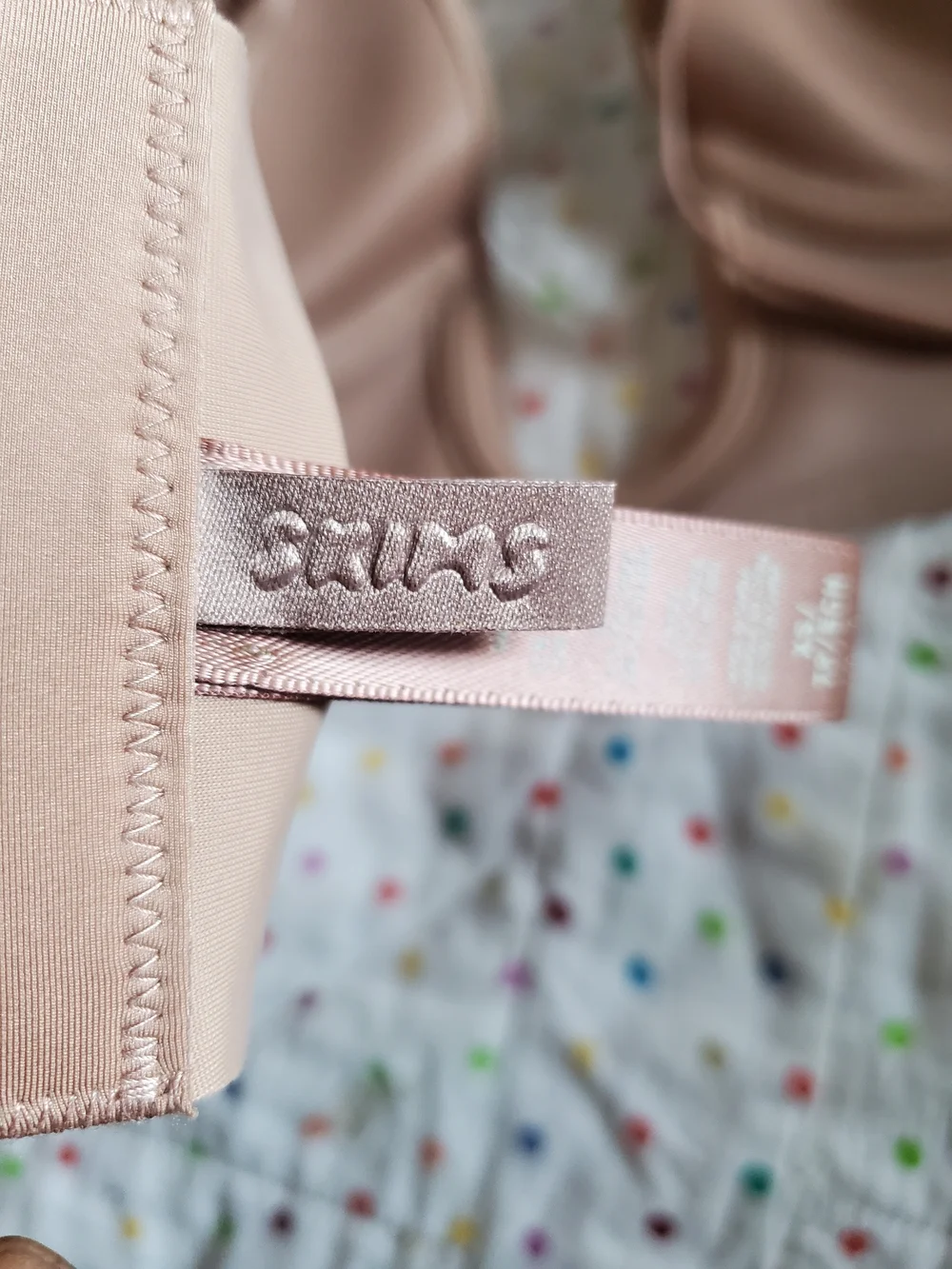 Skims  Underwire Strapless Convertible Bra - Nude - Picture 5 of 7